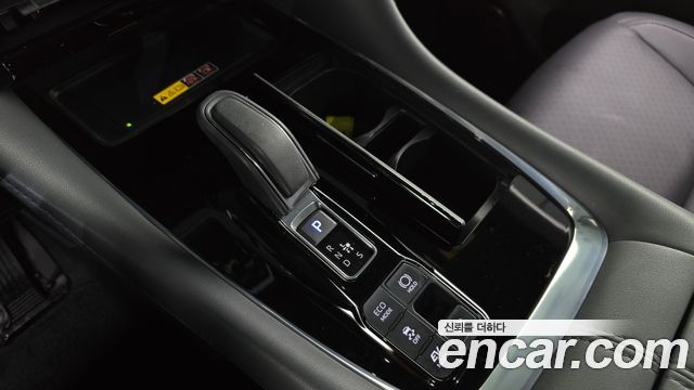 Toyota Alphard (IV) 2.5 HEV Executive AWD 2024 — фото 9