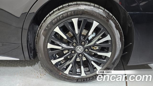 Toyota Alphard (IV) 2.5 HEV Executive AWD 2024 — фото 21
