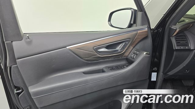 Toyota Alphard (IV) 2.5 HEV Executive AWD 2024 — фото 24