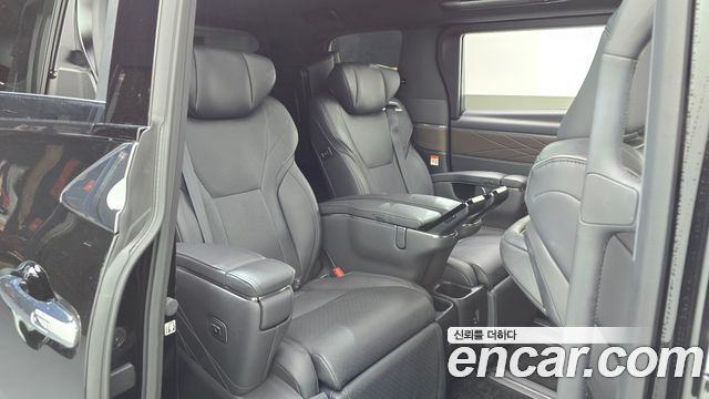 Toyota Alphard (IV) 2.5 HEV Executive AWD 2024 — фото 28