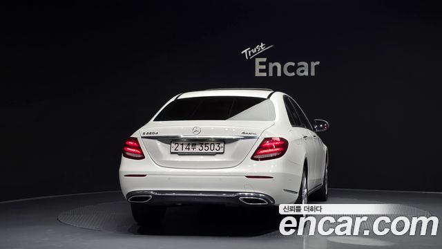 Mercedes-Benz E-Class (W213) E220d 4MATIC Exclusive 2019 — фото 4