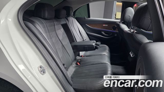 Mercedes-Benz E-Class (W213) E220d 4MATIC Exclusive 2019 — фото 12