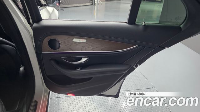 Mercedes-Benz E-Class (W213) E220d 4MATIC Exclusive 2019 — фото 25