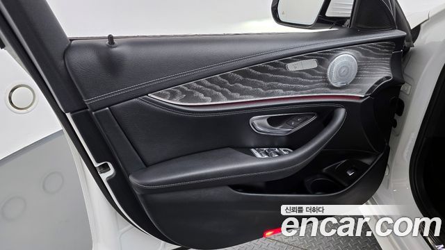 Mercedes-Benz E-Class (W213) E350 4MATIC AMG Line Edition 2021 — фото 24