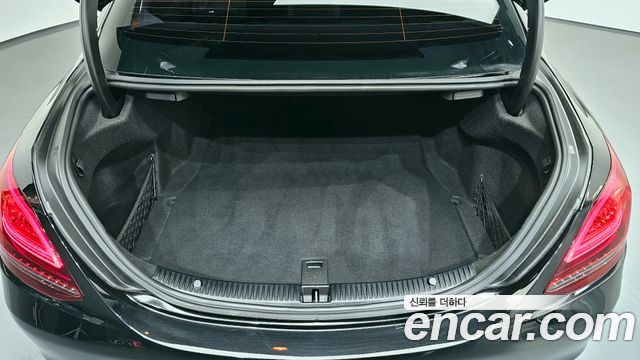 Mercedes-Benz C-Class (W205) C220 d 4MATIC 2020 — фото 19