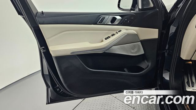 BMW X5 (G05) M50i 2021 — фото 24