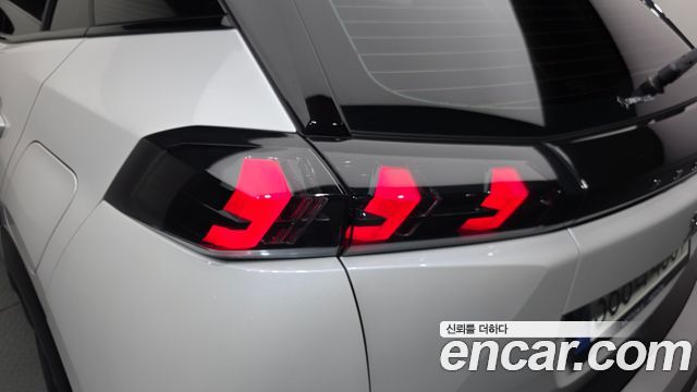 Peugeot 2008 (II) 1.5 BlueHDi GT Line 2021 — фото 23