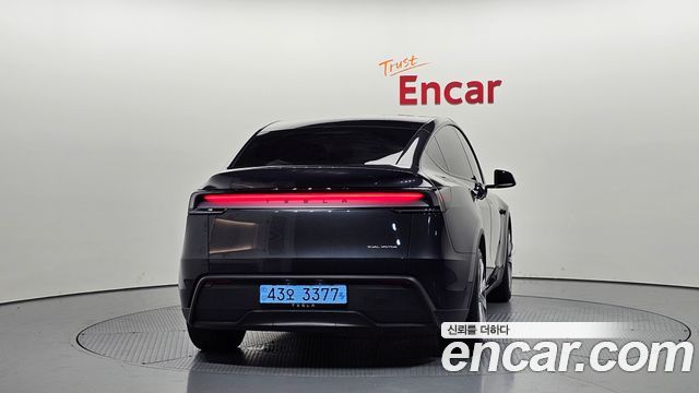 Tesla Model Y Long Range AWD 2025 — фото 4