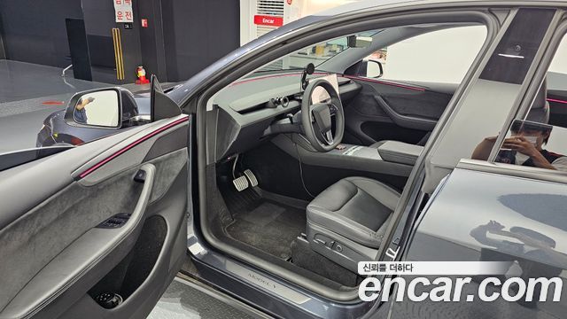 Tesla Model Y Long Range AWD 2025 — фото 10