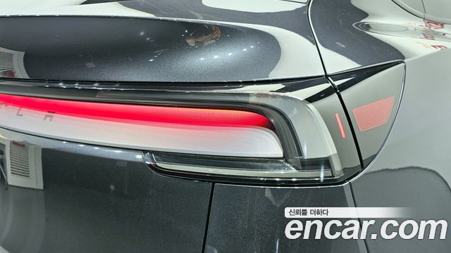 Tesla Model Y Long Range AWD 2025 — фото 29