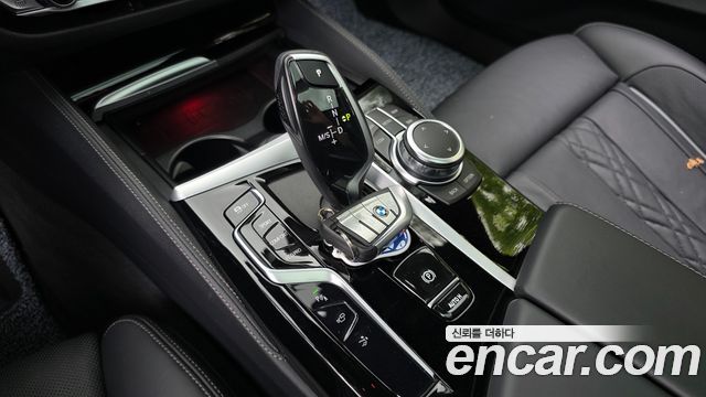 BMW 6 Series GT (G32) 640i xDrive M Sport 2022 — фото 9