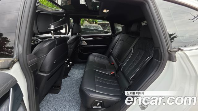 BMW 6 Series GT (G32) 640i xDrive M Sport 2022 — фото 13