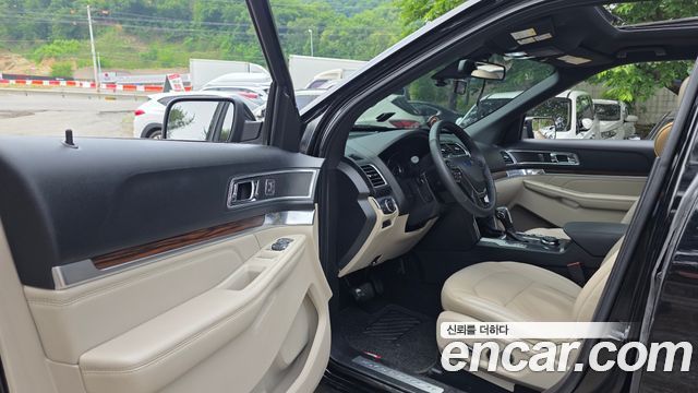 Ford Explorer 2.3 Limited 4WD 5th 2018 — фото 10