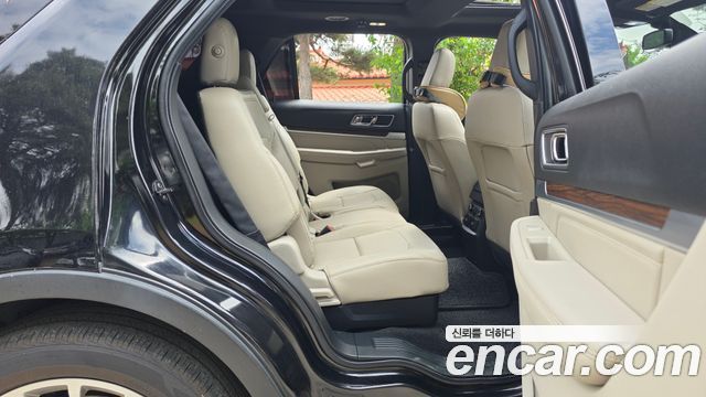 Ford Explorer 2.3 Limited 4WD 5th 2018 — фото 11