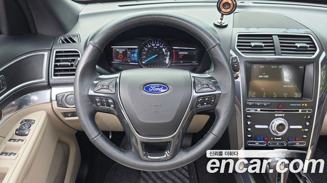 Ford Explorer 2.3 Limited 4WD 5th 2018 — фото 15