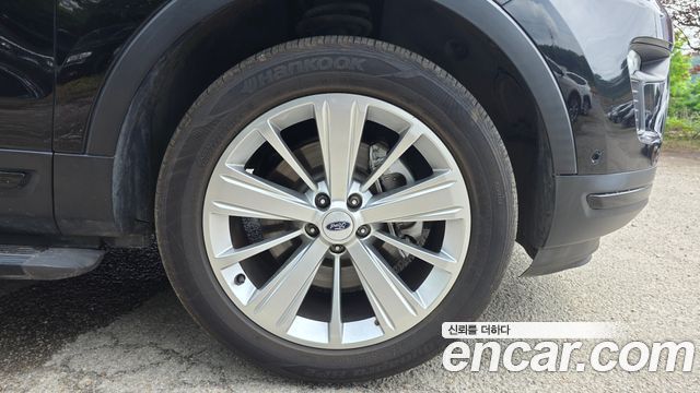 Ford Explorer 2.3 Limited 4WD 5th 2018 — фото 21