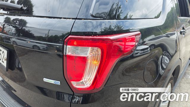 Ford Explorer 2.3 Limited 4WD 5th 2018 — фото 23