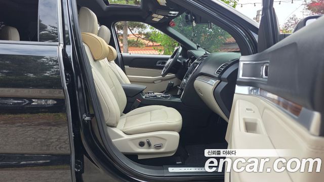 Ford Explorer 2.3 Limited 4WD 5th 2018 — фото 26