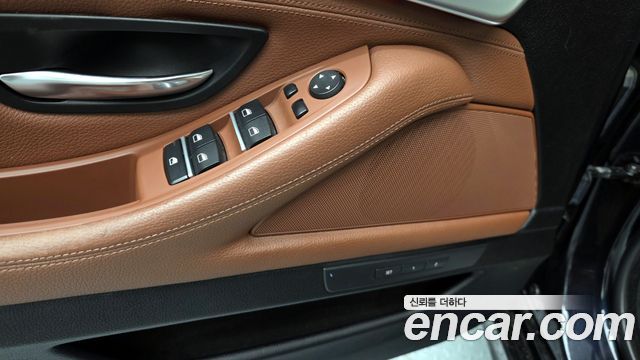 BMW 5 Series (F10) 528i M Aero Dynamic 2016 — фото 15