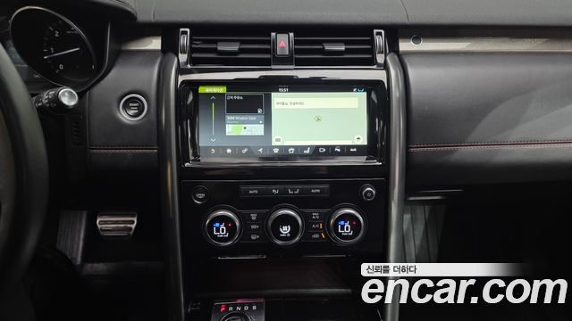 Land Rover Discovery 5 3.0 TD6 Launch Edition 2017 — фото 13