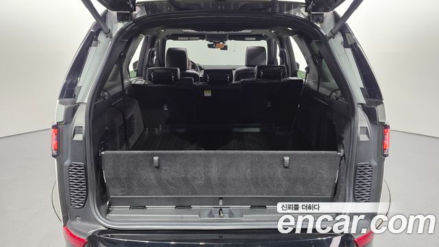 Land Rover Discovery 5 3.0 TD6 Launch Edition 2017 — фото 17