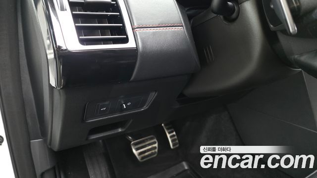 Land Rover Discovery 5 3.0 TD6 Launch Edition 2017 — фото 19