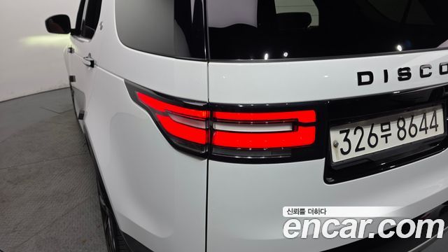 Land Rover Discovery 5 3.0 TD6 Launch Edition 2017 — фото 23