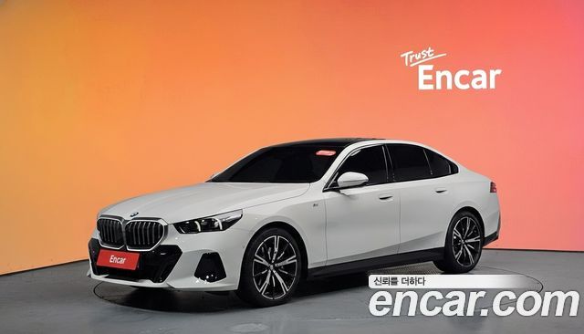 BMW 5 Series (G60) 530i xDrive M Sport 2025 — фото 1