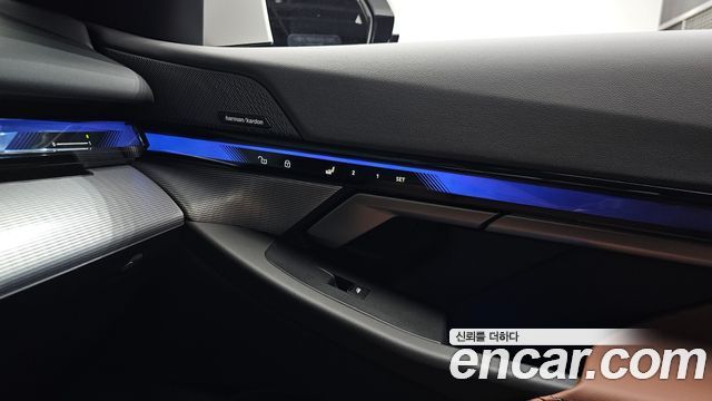 BMW 5 Series (G60) 530i xDrive M Sport 2025 — фото 36