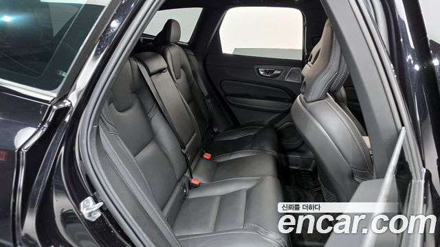 Volvo XC60 (II) B6 R-Design 2022 — фото 11