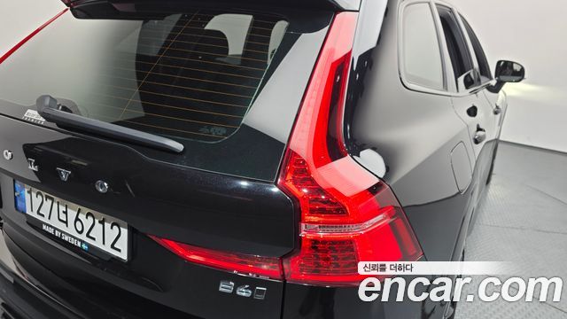 Volvo XC60 (II) B6 R-Design 2022 — фото 23