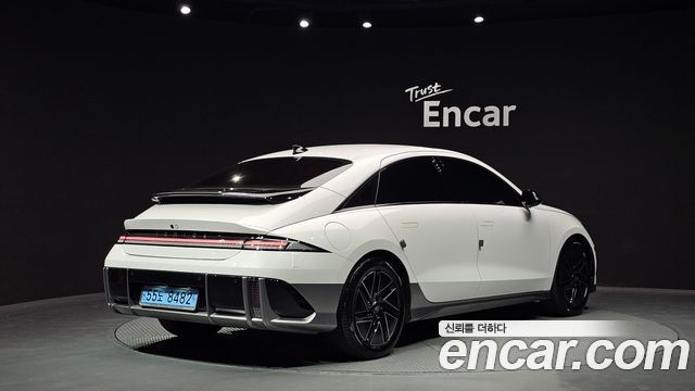 Hyundai Ioniq 6 Long Range Exclusive + 2023 — фото 2