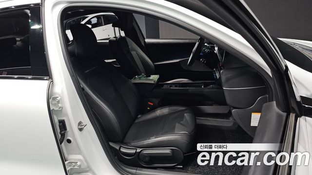 Hyundai Ioniq 6 Long Range Exclusive + 2023 — фото 11