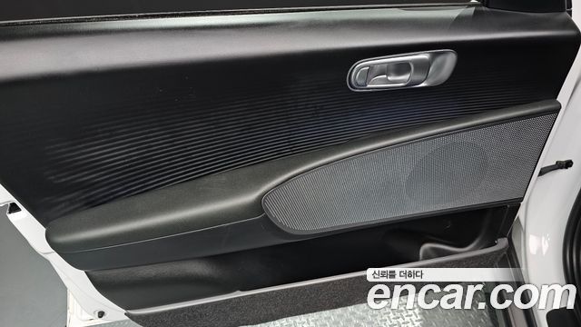 Hyundai Ioniq 6 Long Range Exclusive + 2023 — фото 25