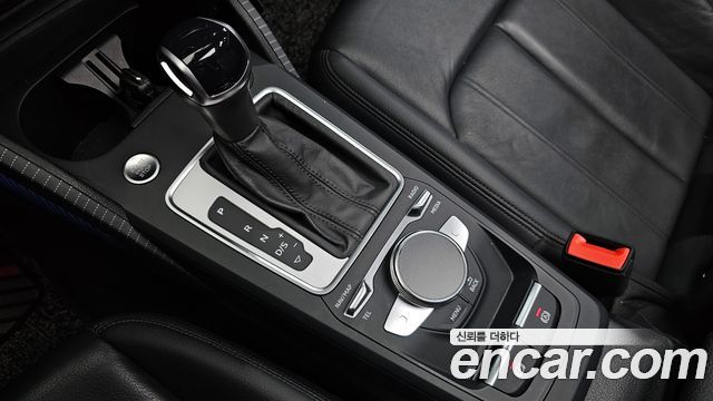 Audi Q2 35 TDI Premium 2023 — фото 9