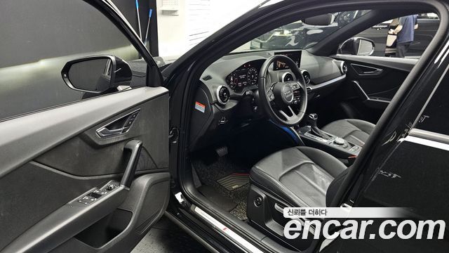 Audi Q2 35 TDI Premium 2023 — фото 10
