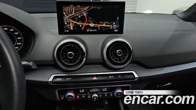 Audi Q2 35 TDI Premium 2023 — фото 13
