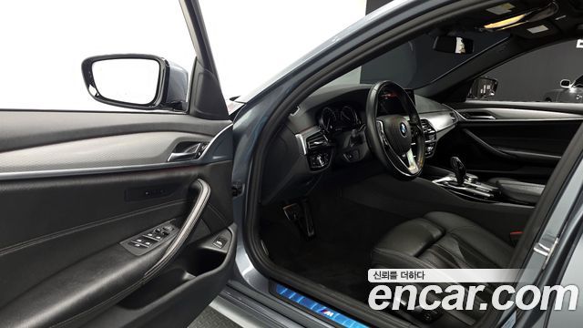BMW 5 Series (G30) 520d M Sport package 2017 — фото 11