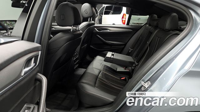 BMW 5 Series (G30) 520d M Sport package 2017 — фото 12