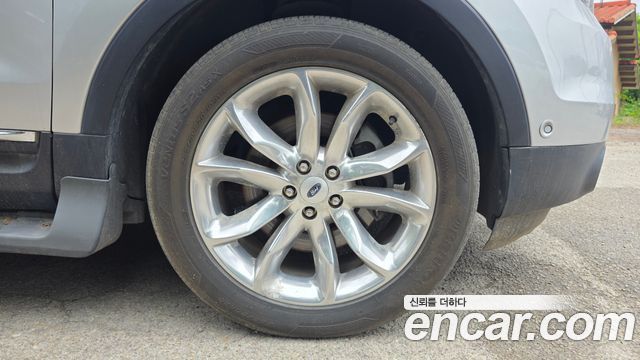 Ford Explorer 3.5 Limited 4WD 5th 2013 — фото 21
