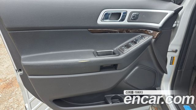 Ford Explorer 3.5 Limited 4WD 5th 2013 — фото 24