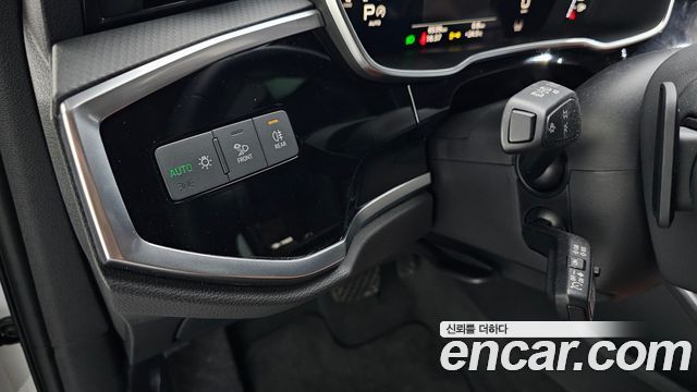 Audi Q3 (F3) 35 TDI Premium 2025 — фото 27