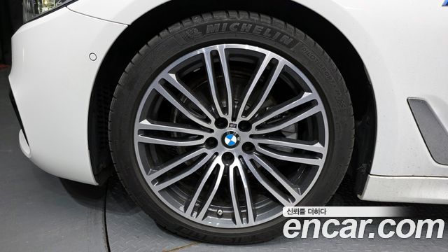 BMW 5 Series (G30) 520d xDrive M Sport Package Plus 2020 — фото 5