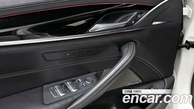 BMW 5 Series (G30) 520d xDrive M Sport Package Plus 2020 — фото 18