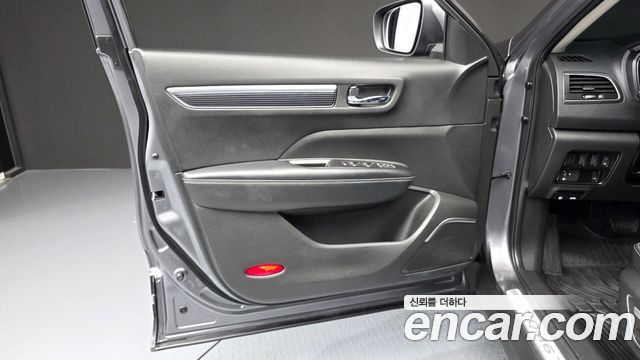 Renault Korea QM6 2.0 LPe RE Signature 2WD 2022 — фото 30