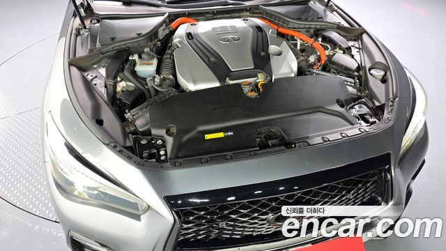 Infiniti Q50 3.5 Hybrid Essence 2017 — фото 6