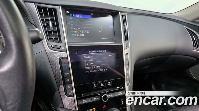 Infiniti Q50 3.5 Hybrid Essence 2017 — фото 14