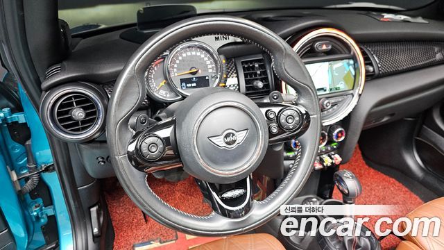 MINI Cooper S Convertible Standard 3rd 2018 — фото 14