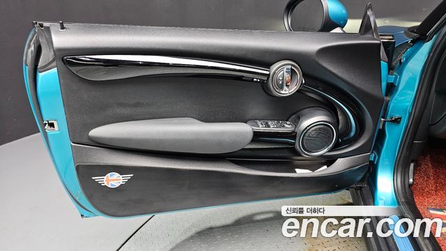 MINI Cooper S Convertible Standard 3rd 2018 — фото 25