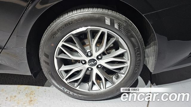 Kia K5 (III) 2.0 Prestige 2023 — фото 27
